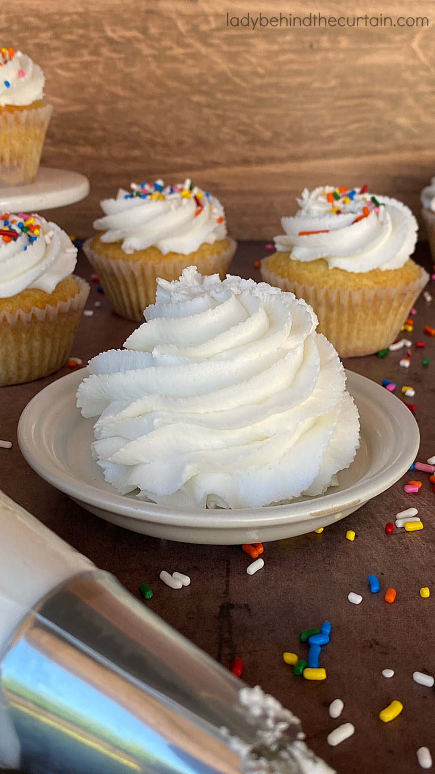 Copycat Classic Bakery White Frosting Recipe