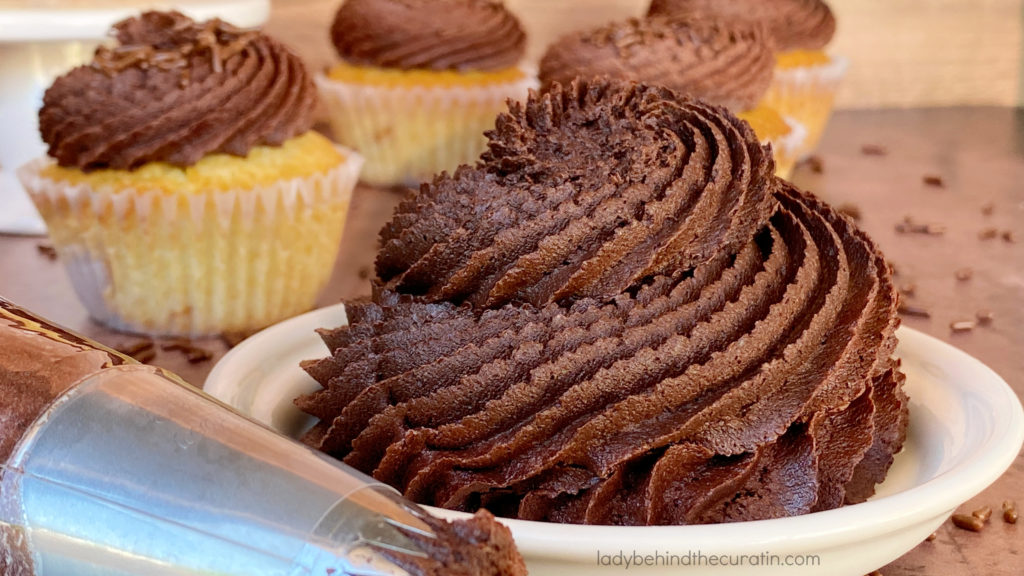 Dark Chocolate Bakery Frosting