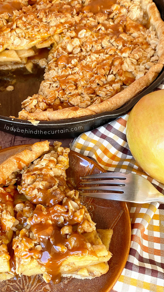 Skillet Apple Streusel Pie