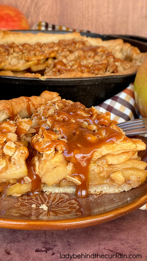 Skillet Apple Streusel Pie