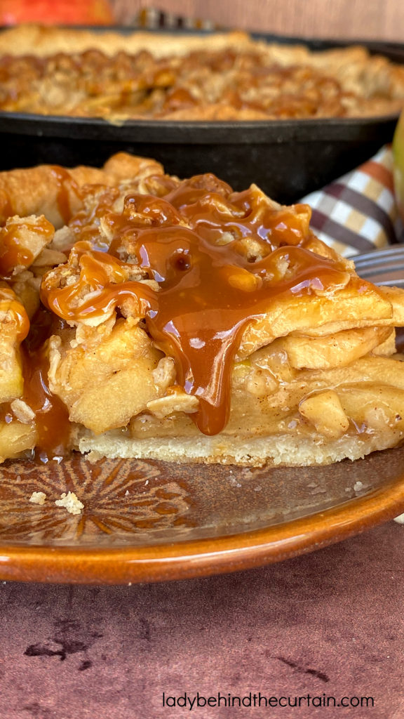 Skillet Apple Streusel Pie