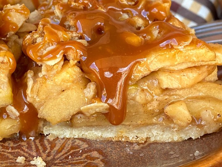Skillet Apple Streusel Pie