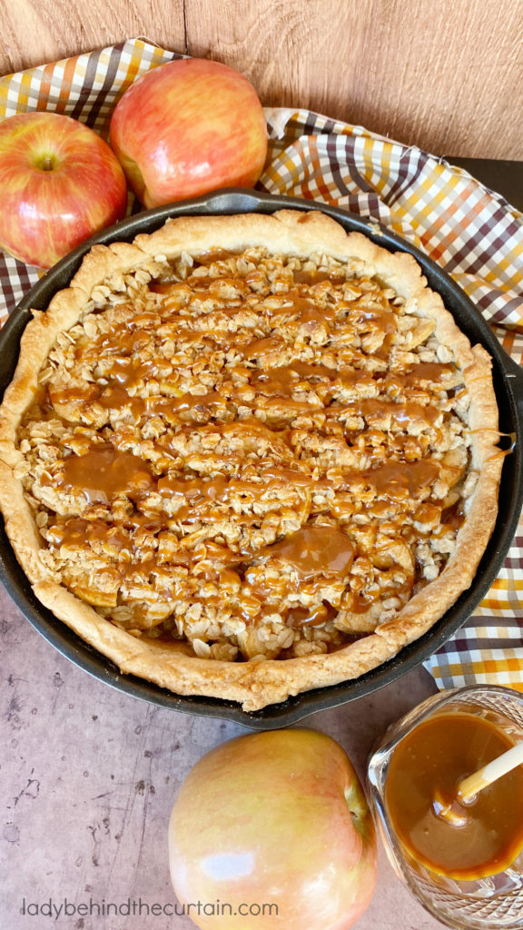Skillet Apple Streusel Pie