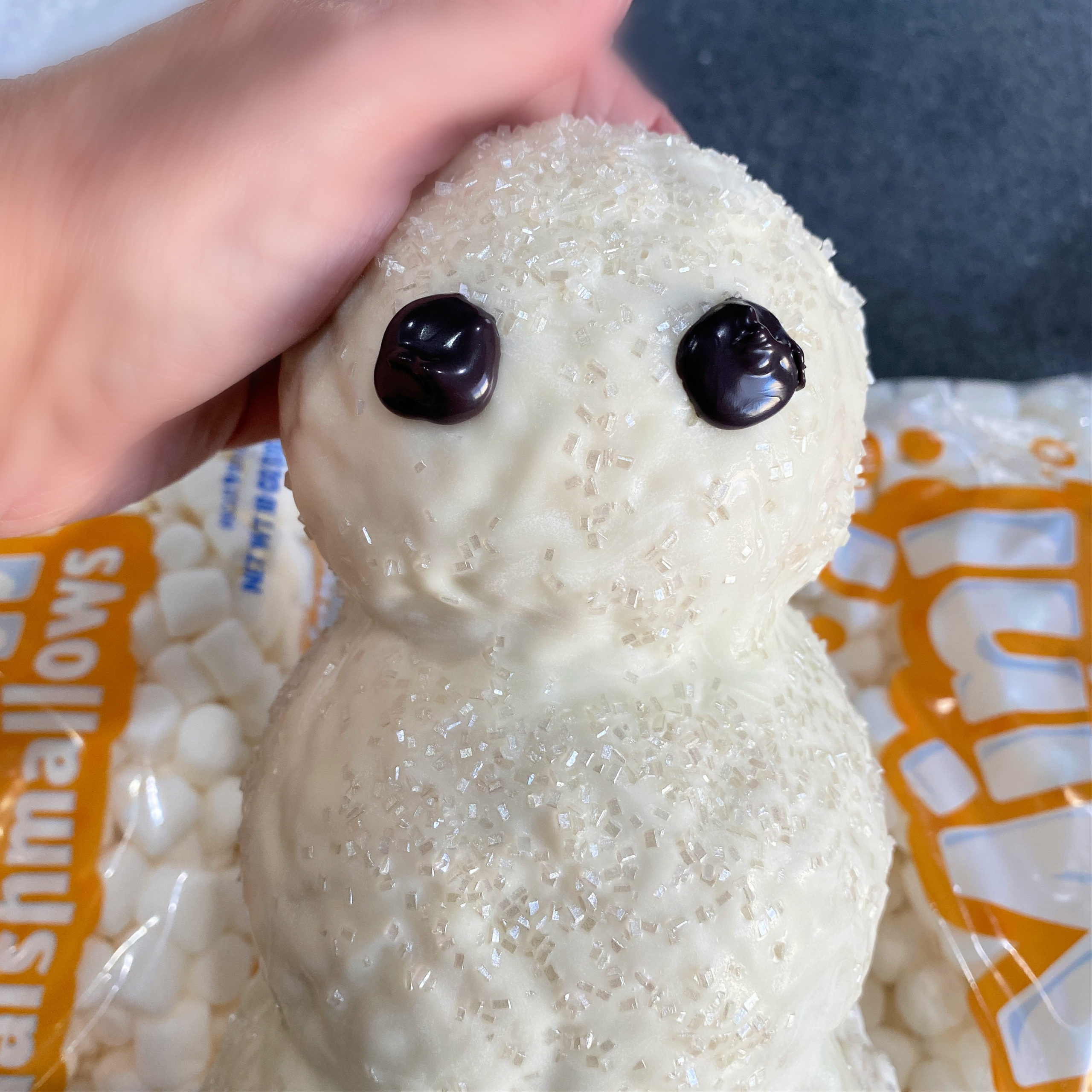 3-D Snowman Rice Krispy Treats