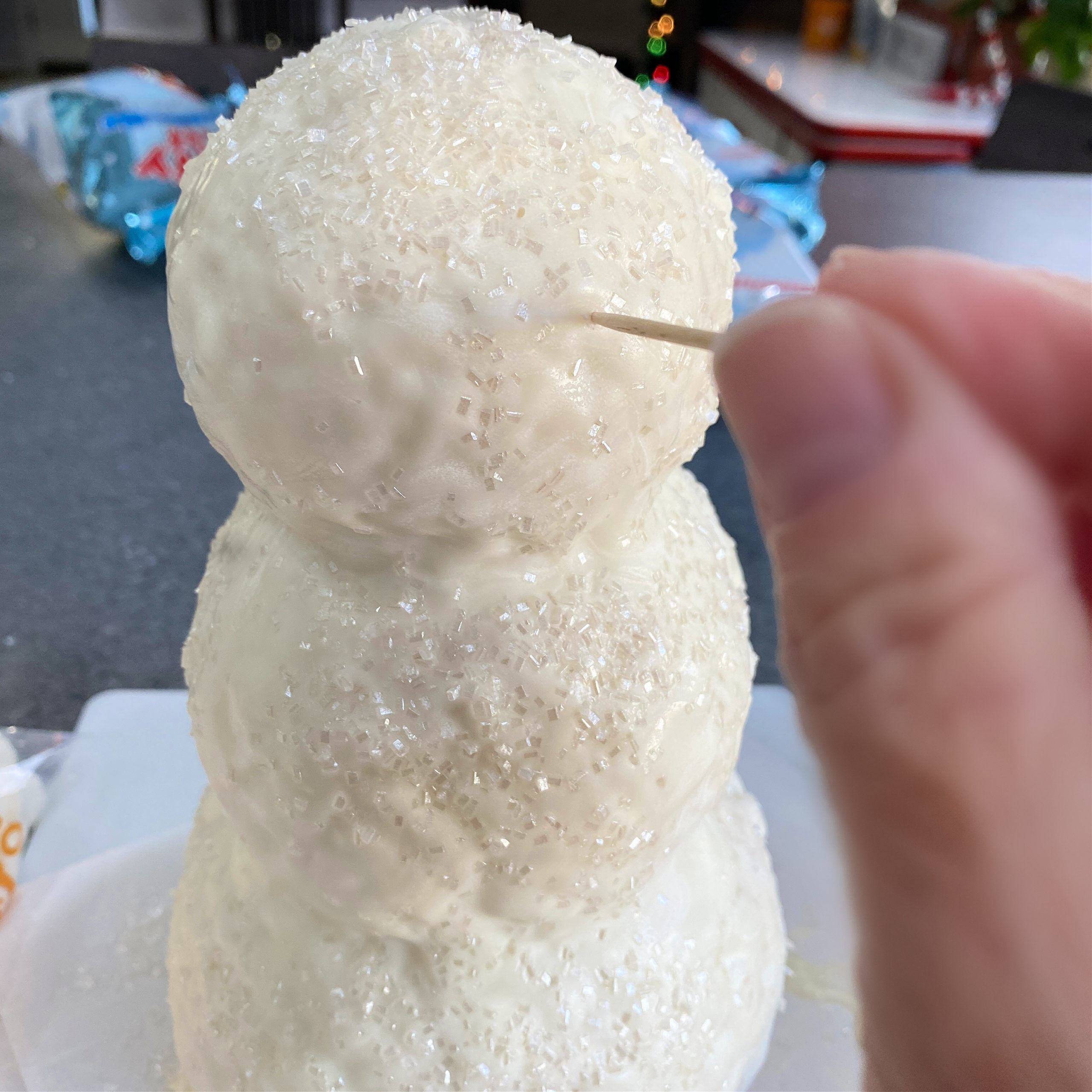 3-D Snowman Rice Krispy Treats