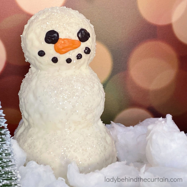 3-D Snowman Rice Krispy Treats