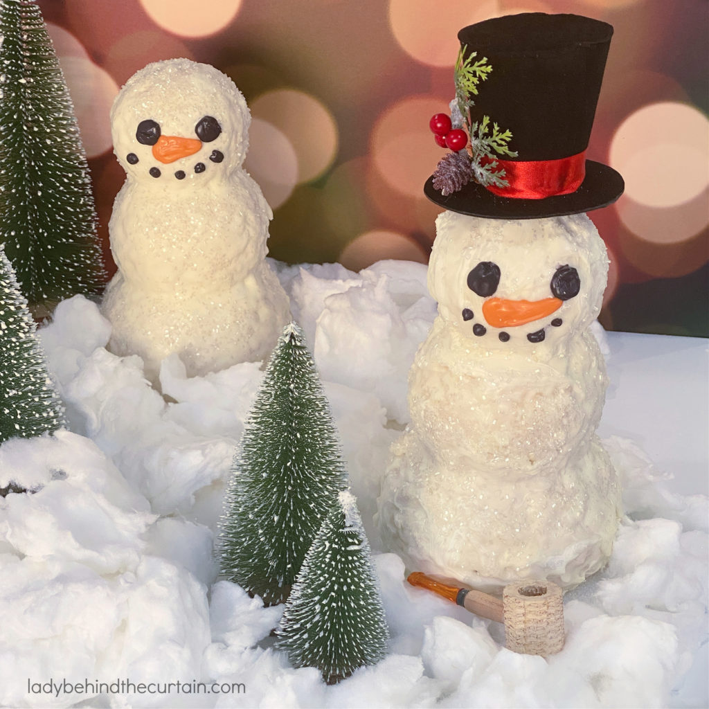 3-D Snowman Rice Krispy Treats