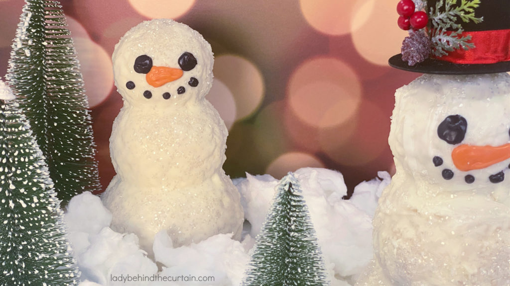 3-D Snowman Rice Krispy Treats