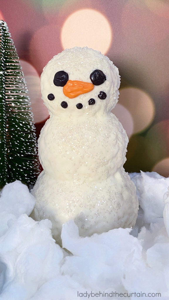 3-D Snowman Rice Krispy Treats