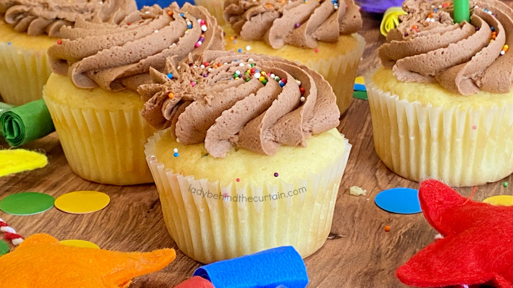 Classic Birthday Party Cupcakes