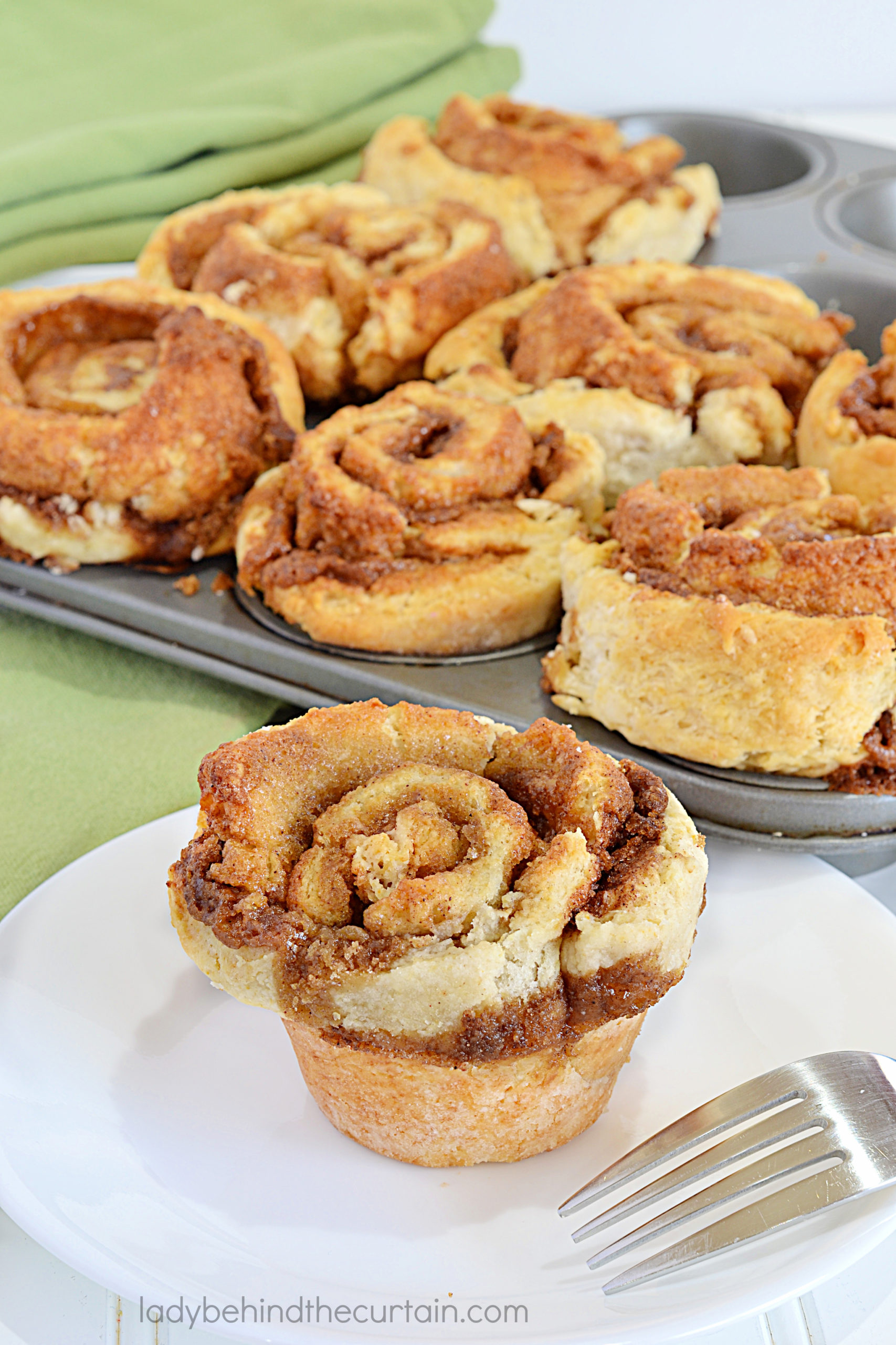 Quick Cinnamon Roll Muffins