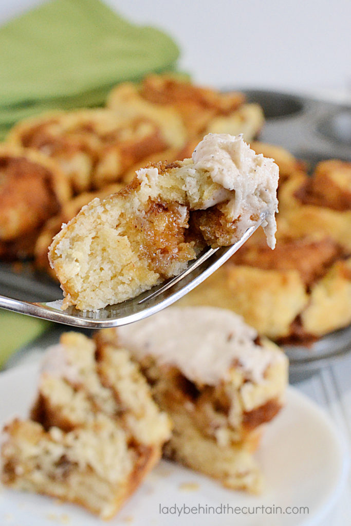 Quick Cinnamon Roll Muffins