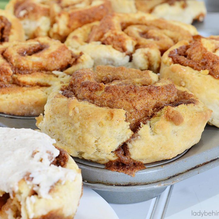 Quick Cinnamon Roll Muffins