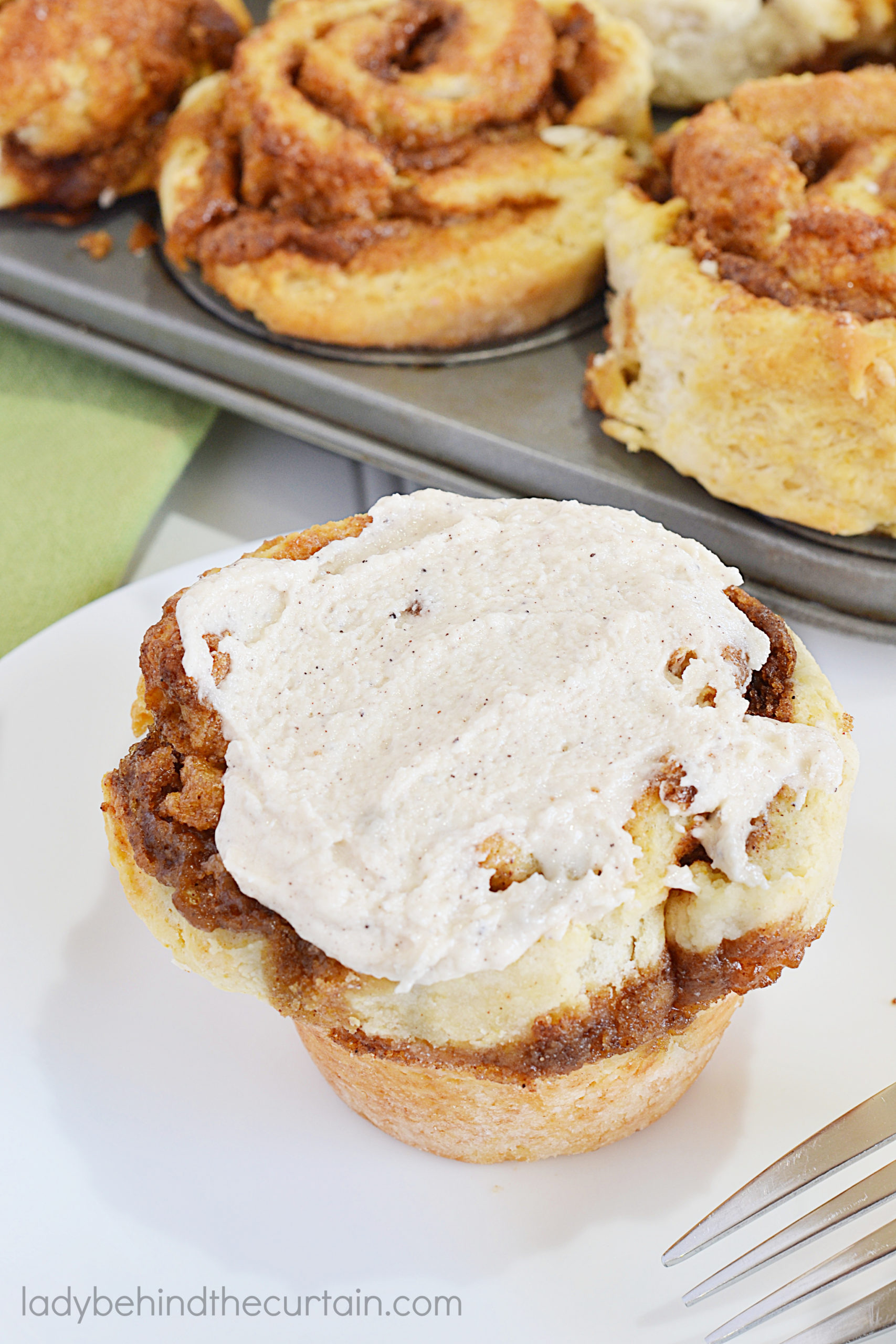 Quick Cinnamon Roll Muffins