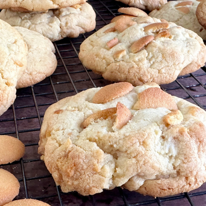 Soft Banana Pudding Cookies