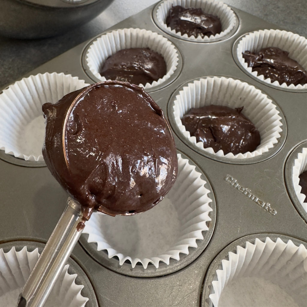 How to Make Cupcakes from a Brownie Mix