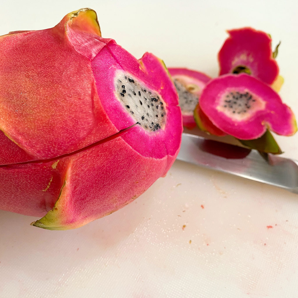 Dragon Fruit Smoothie Bowl