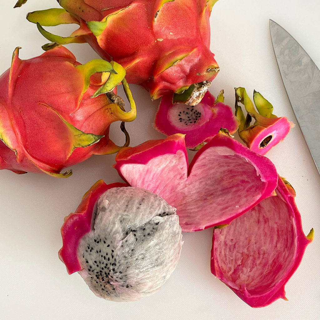 Dragon Fruit Smoothie Bowl