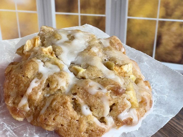 Soft Apple Oatmeal Cookies