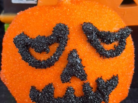 Image for Jack-O-Lantern Caramel Apple Slice Pops