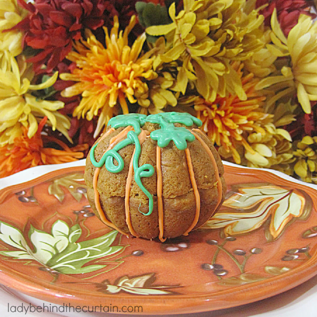 Pumpkin Spice Cheesecake Filled Mini Cakes