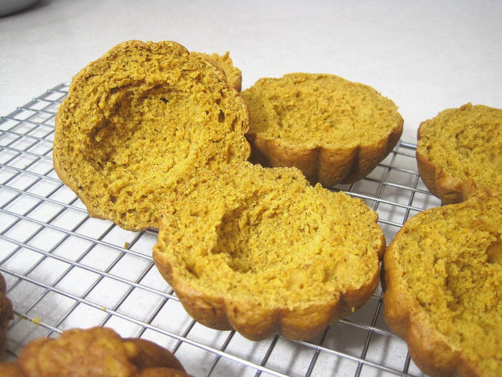 Pumpkin Spice Cheesecake Filled Mini Cakes