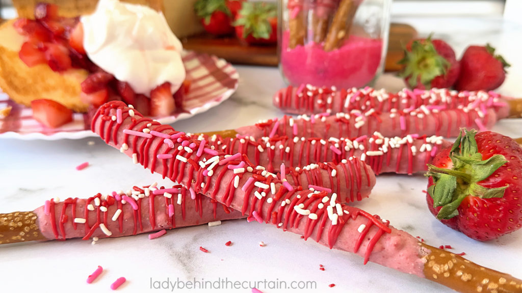 Strawberry Shortcake Pretzel Rods