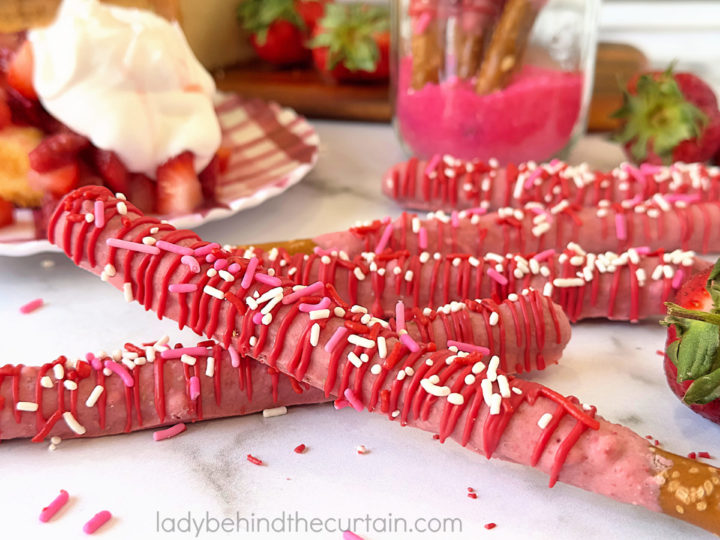 Strawberry Shortcake Pretzel Rods