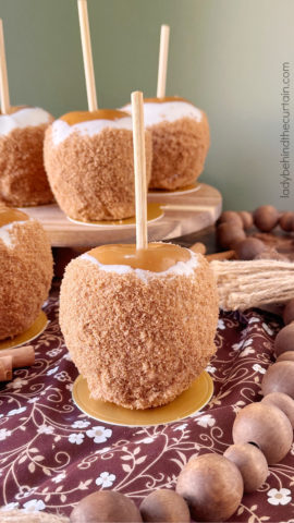 Easy Apple Pie Caramel Apples