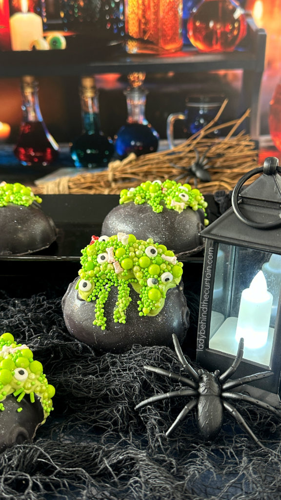 Halloween Cake Pop Cauldron for Beginners