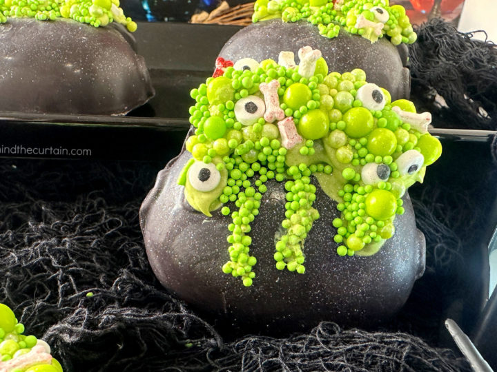 Halloween Cake Pop Cauldron for Beginners