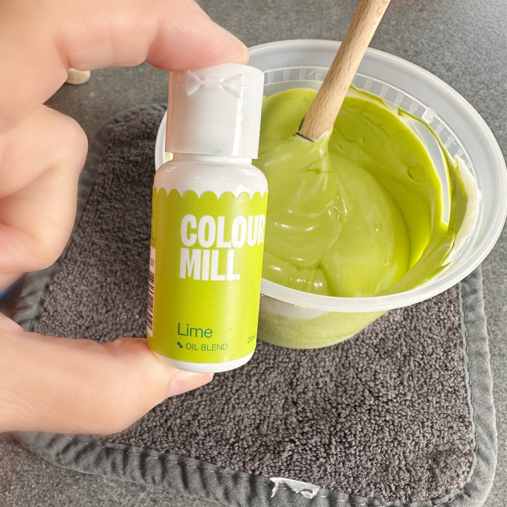Halloween Cake Pop Cauldron for Beginners