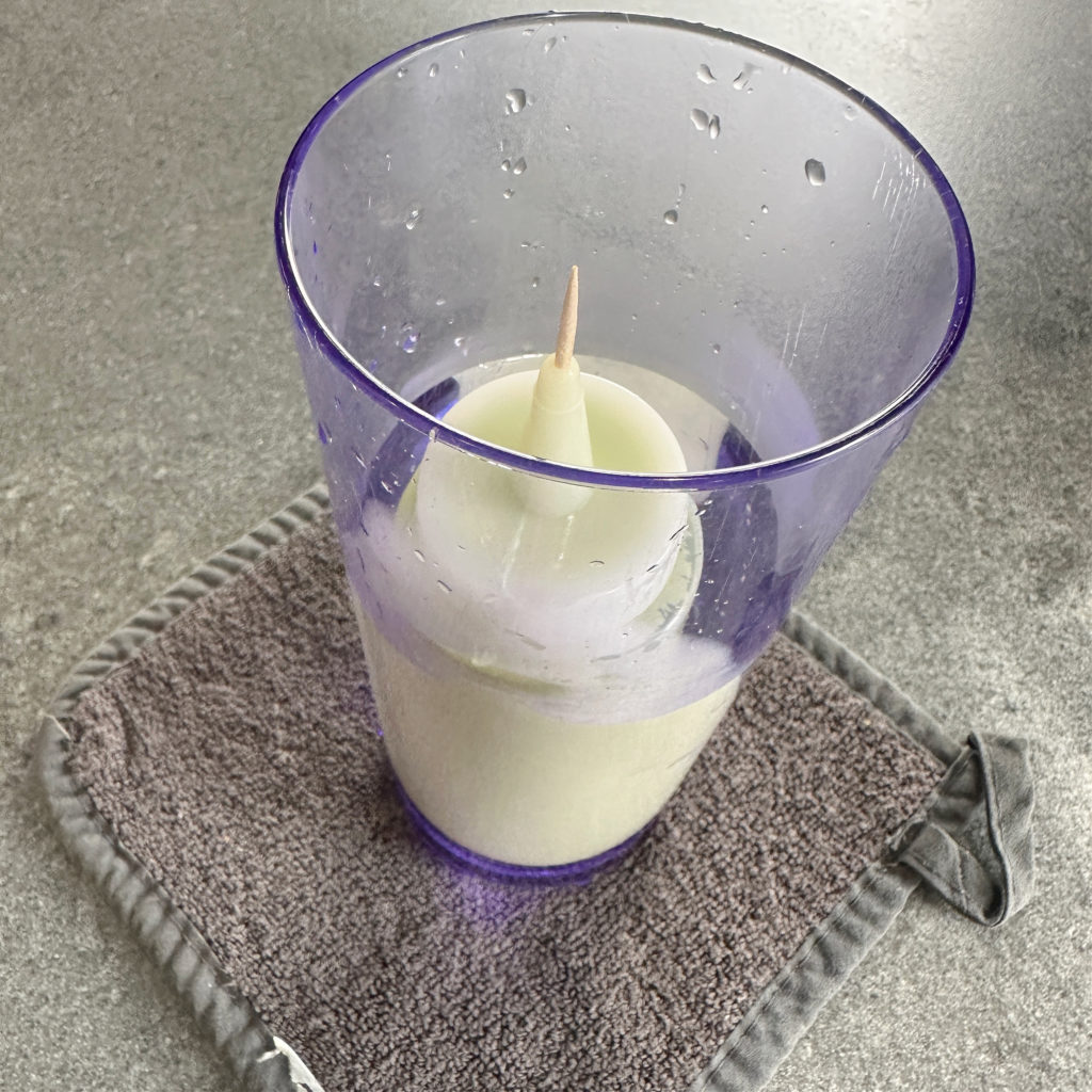 Halloween Cake Pop Cauldron for Beginners