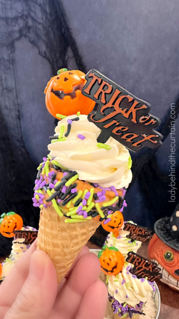 Mini Halloween Cheesecake Filled Sugar Cones