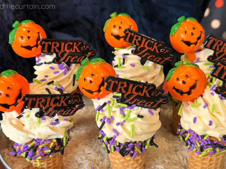 Mini Halloween Cheesecake Filled Sugar Cones