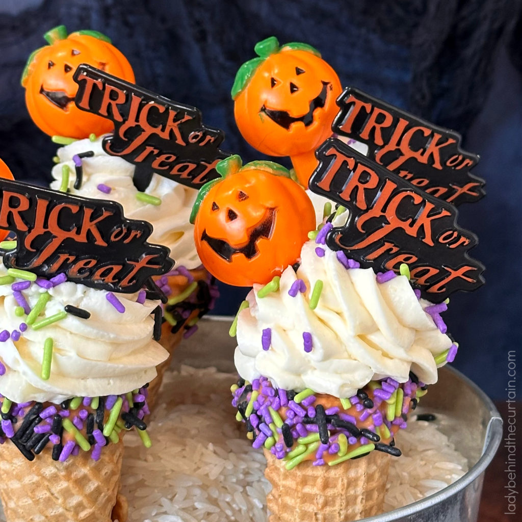 Mini Halloween Cheesecake Filled Sugar Cones