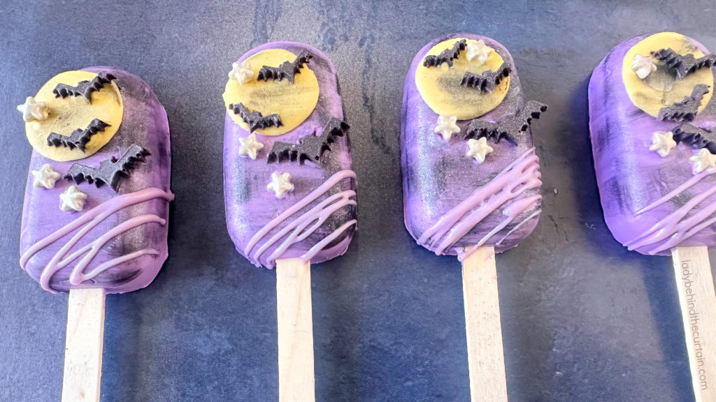 Spooky Night Halloween Cakesicles