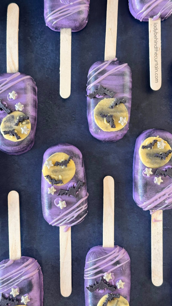 Spooky Night Halloween Cakesicles