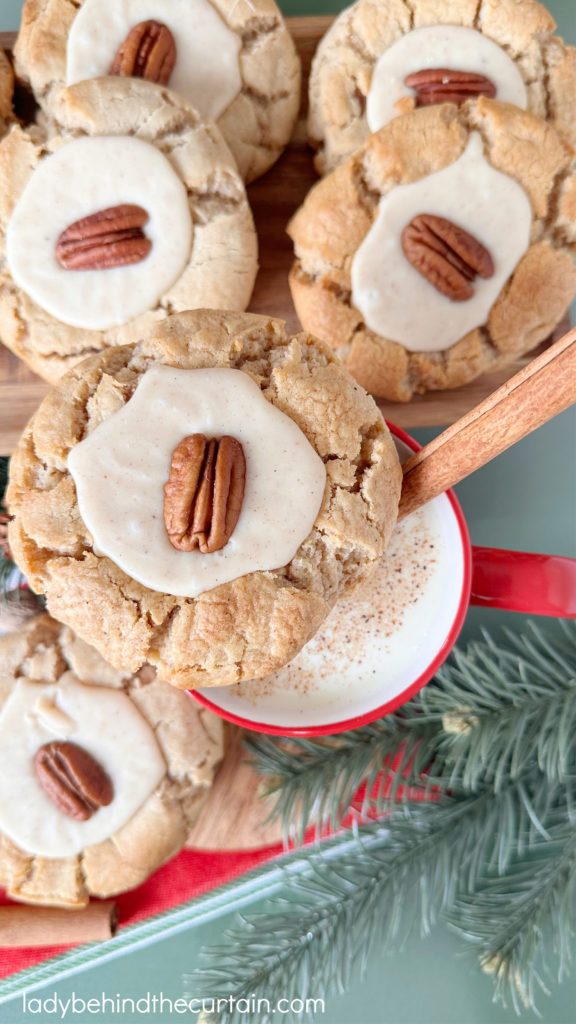 Butter Cookies with an Eggnog Fudge Center