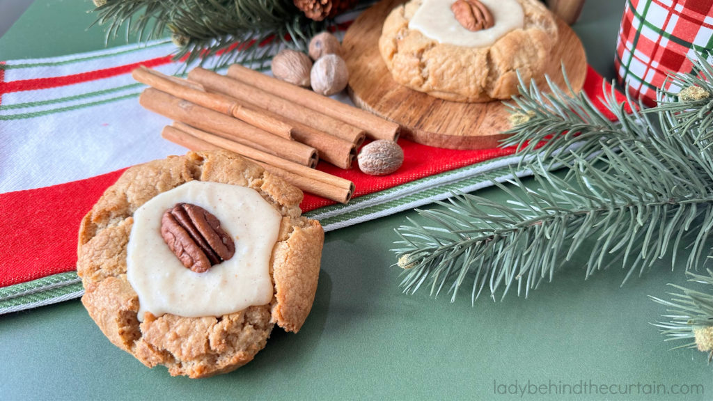 Butter Cookies with an Eggnog Fudge Center