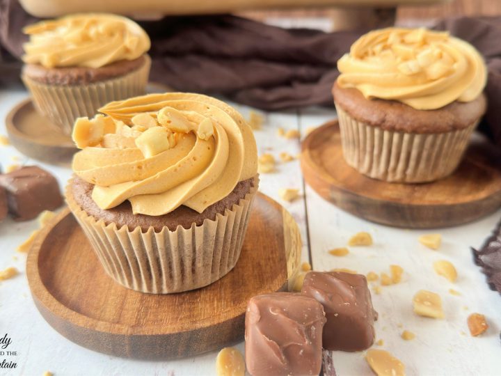 Snickers Cupcakes