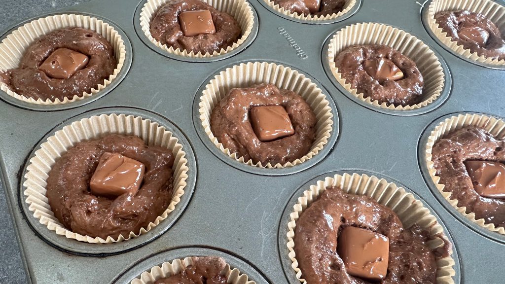 Snickers Cupcakes