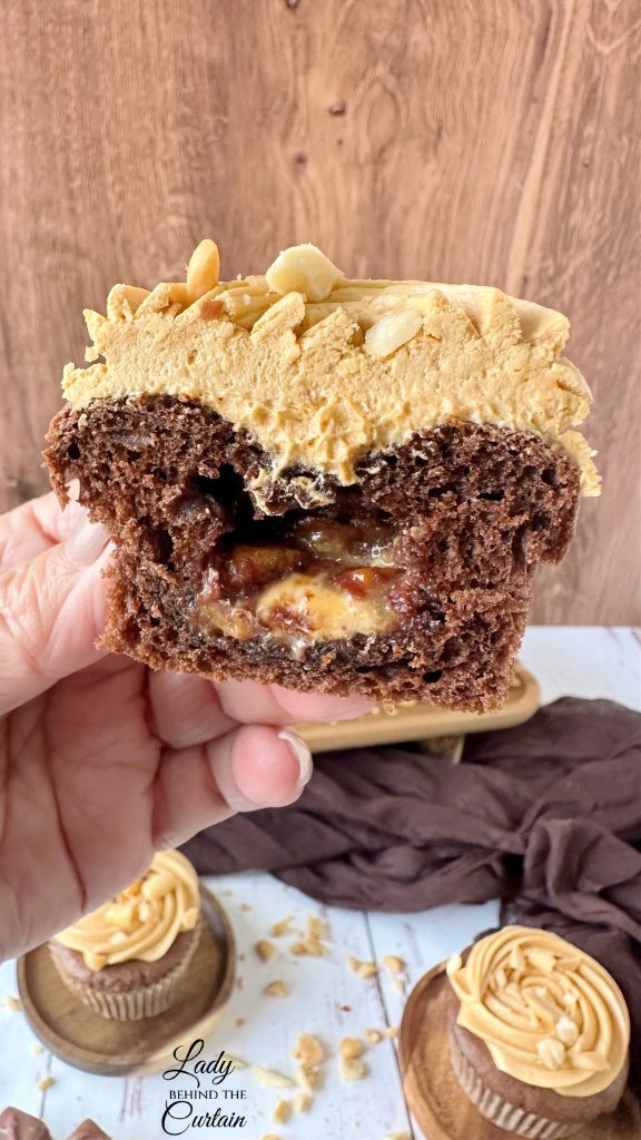Snickers Cupcakes