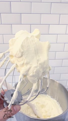 Stabilized Whipped Cream Frosting with Vanilla Pudding Mix