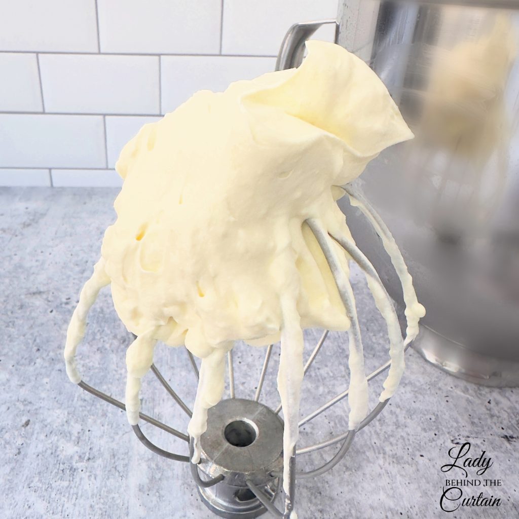 Stabilized Whipped Cream Frosting with Vanilla Pudding Mix